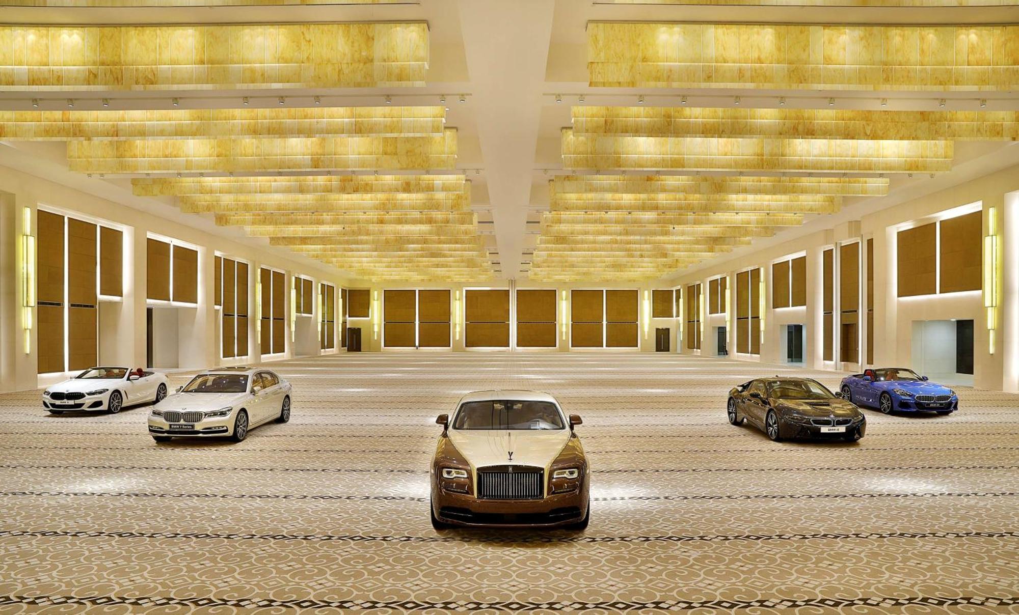 Hilton Riyadh Hotel & Residences Eksteriør bilde The car park