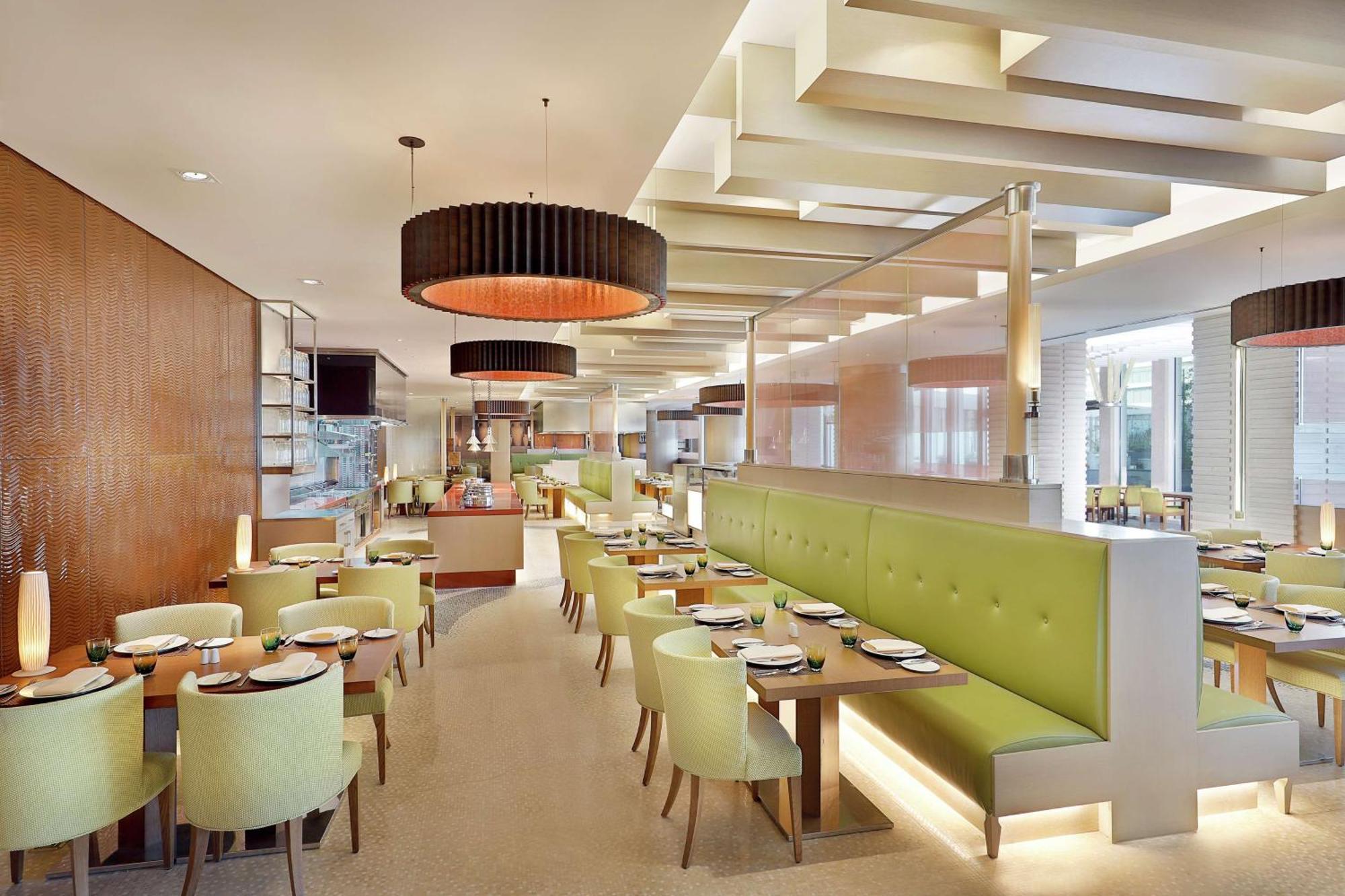 Hilton Riyadh Hotel & Residences Eksteriør bilde The Garden Grill