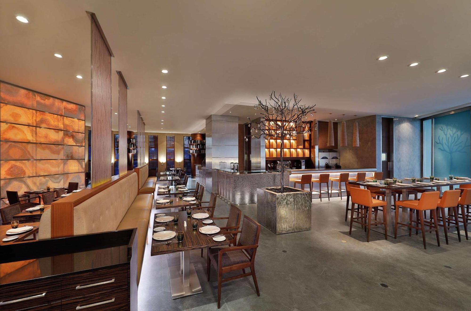 Hilton Riyadh Hotel & Residences Eksteriør bilde The restaurant