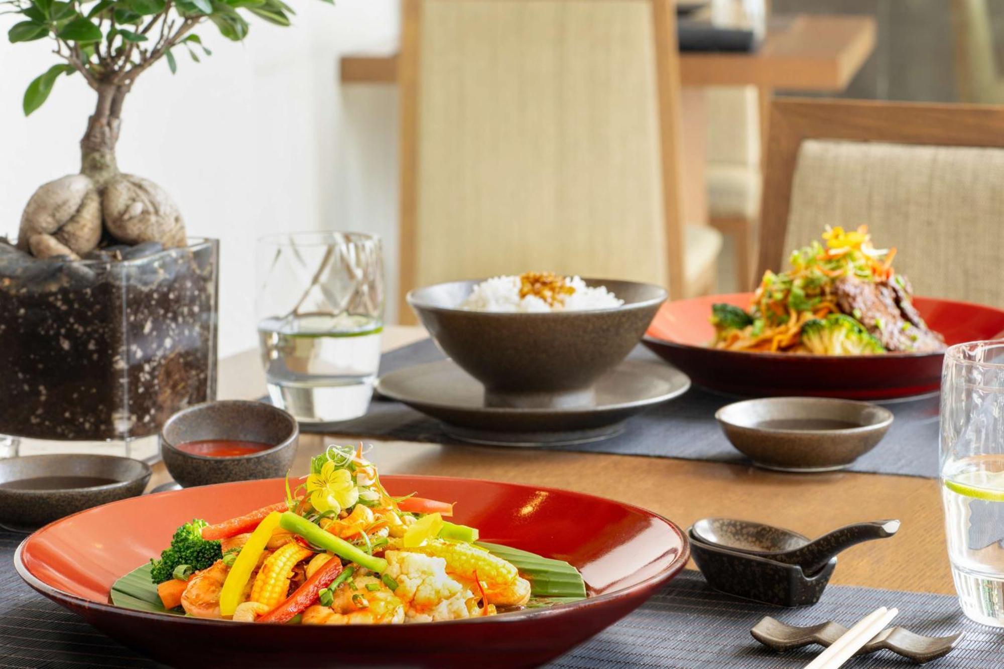 Hilton Riyadh Hotel & Residences Eksteriør bilde A selection of Asian cuisine